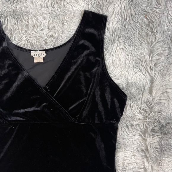 Vintage Black Velvet Fitted Crossover V-Neck Top - Picture 4 of 6